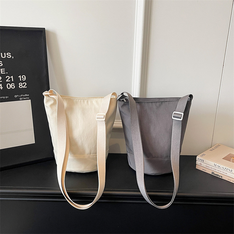 Custom Logo/Design Bucket Tote - Interior Design Logo recension och pris